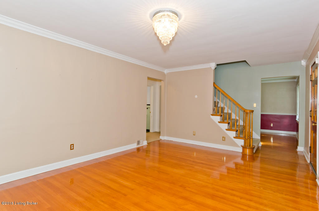 911 Southview Road Louisville, KY 40214 - Photo 8 of 41 3DN_5019