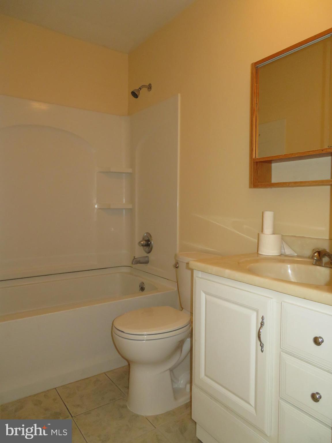 216 Rector Street Philadelphia, PA 19128 - Photo 21 of 25 Hall Bath
