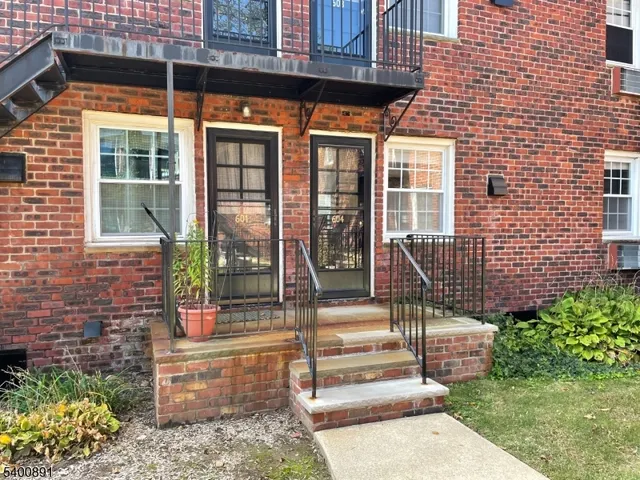 $2,100 | 604 Pitney Place, Morristown, NJ 07960