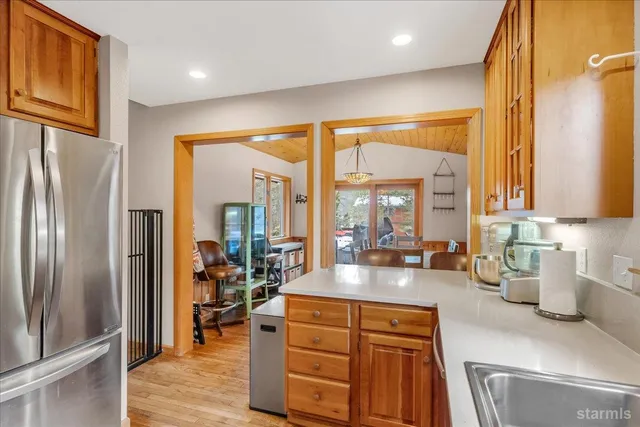 $885,000 | 3438 Beaver Brae, South Lake Tahoe, CA 96150