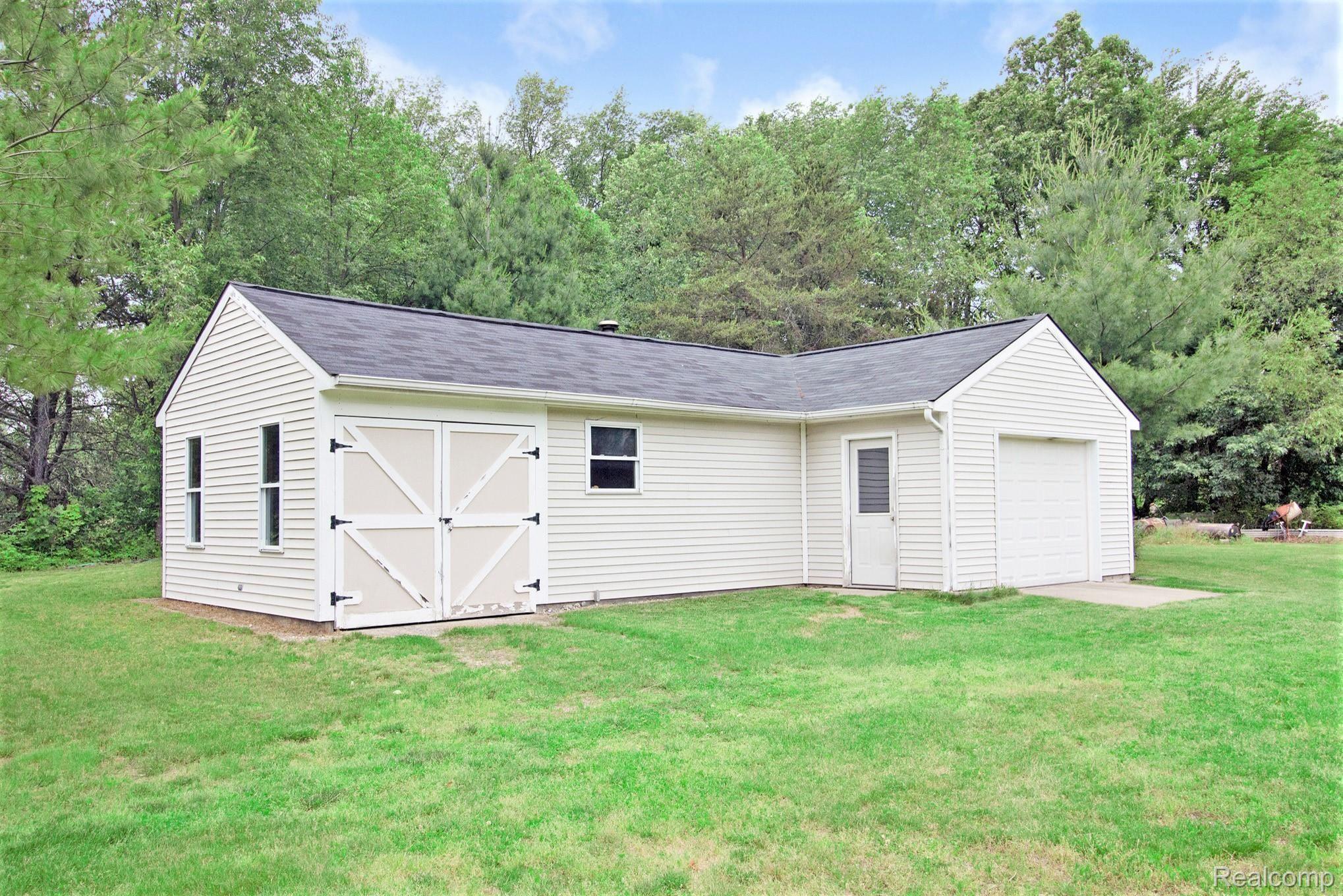 2160 Gannon Road Howell, MI 48855 - Photo 41 of 67 IMG_4384.jpg