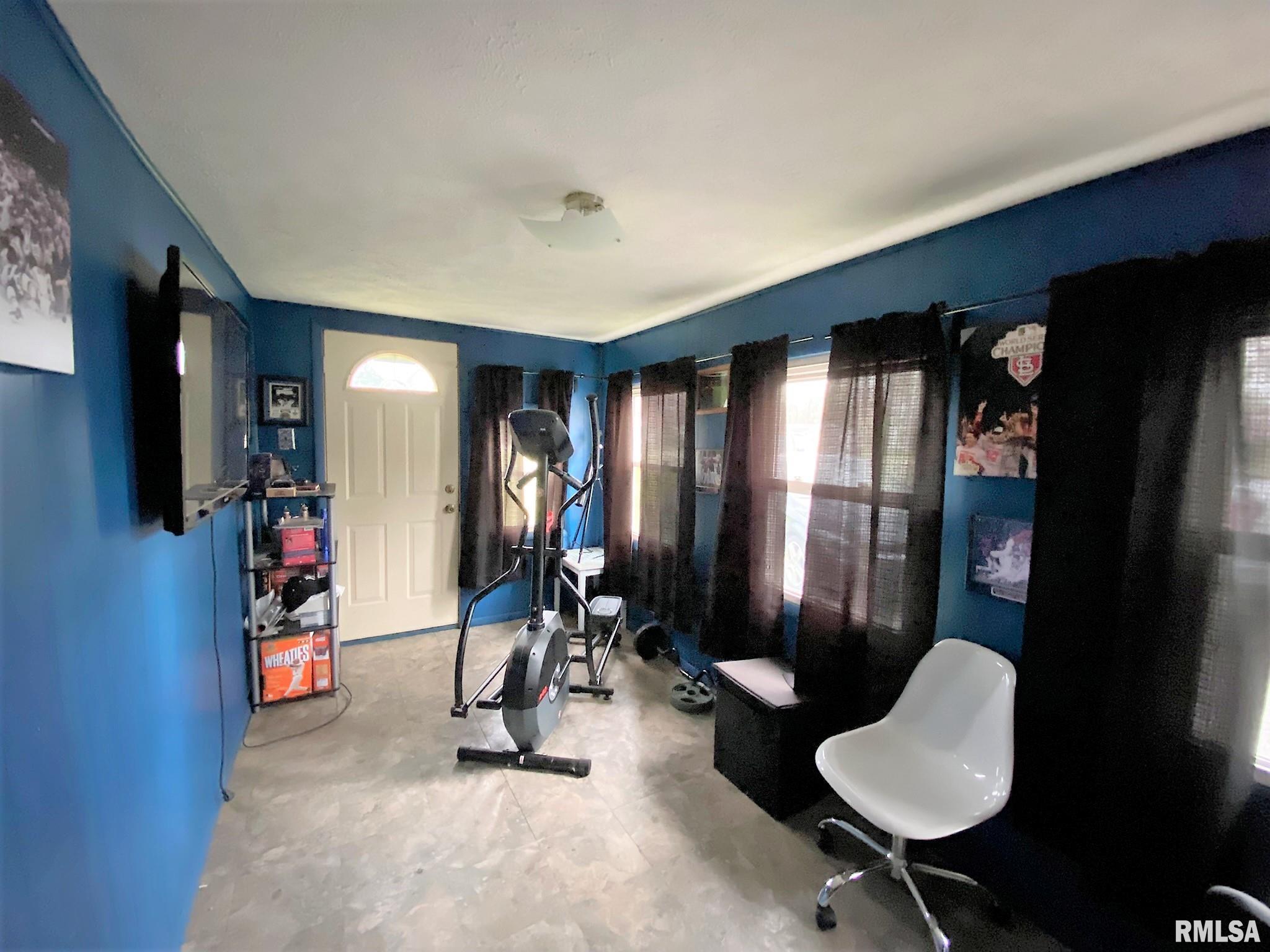 909 Springfield Road East Peoria, IL 61611 - Photo 14 of 18 Gallery Image 14
