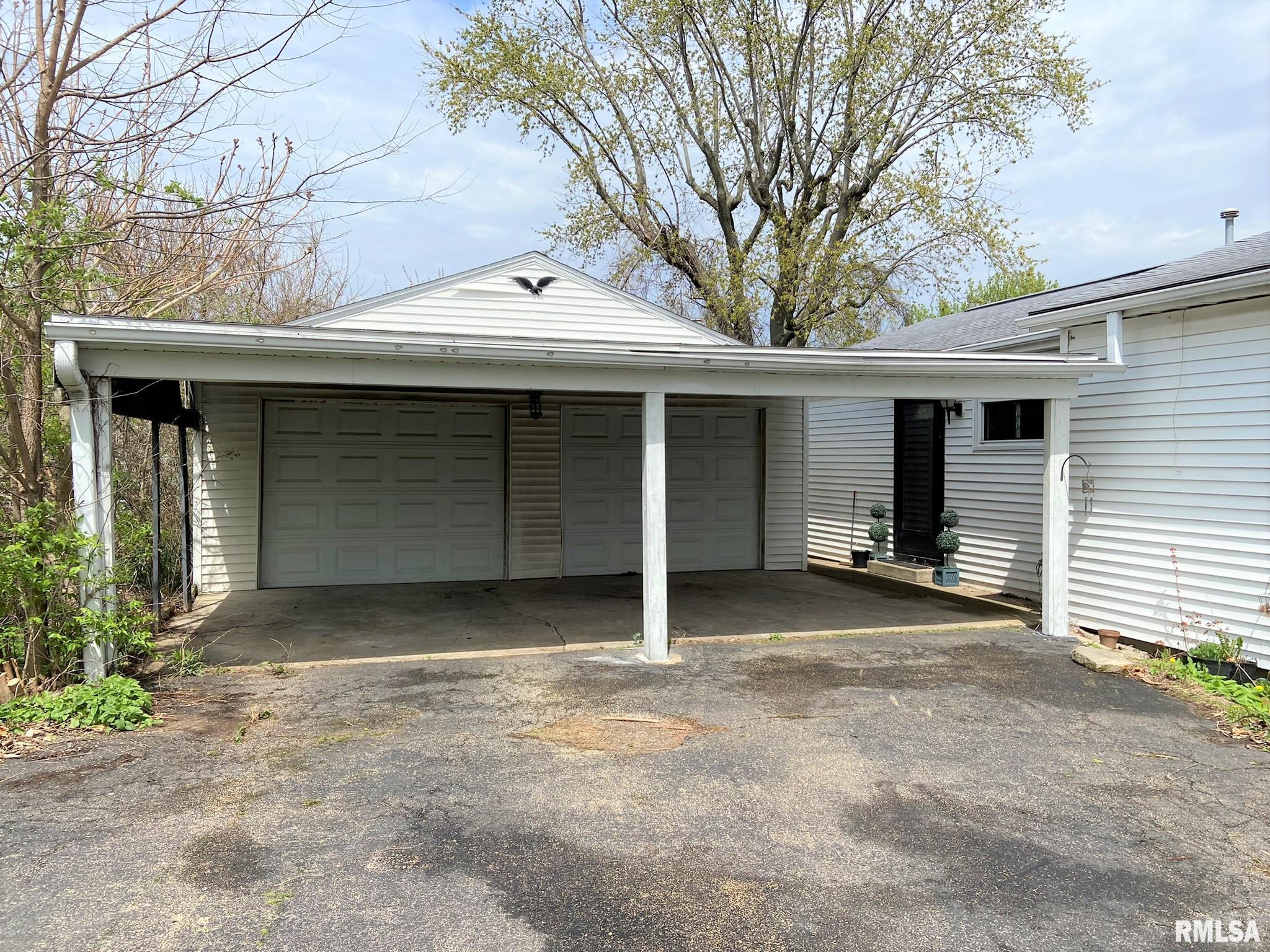 909 Springfield Road East Peoria, IL 61611 - Photo 15 of 18 Gallery Image 15
