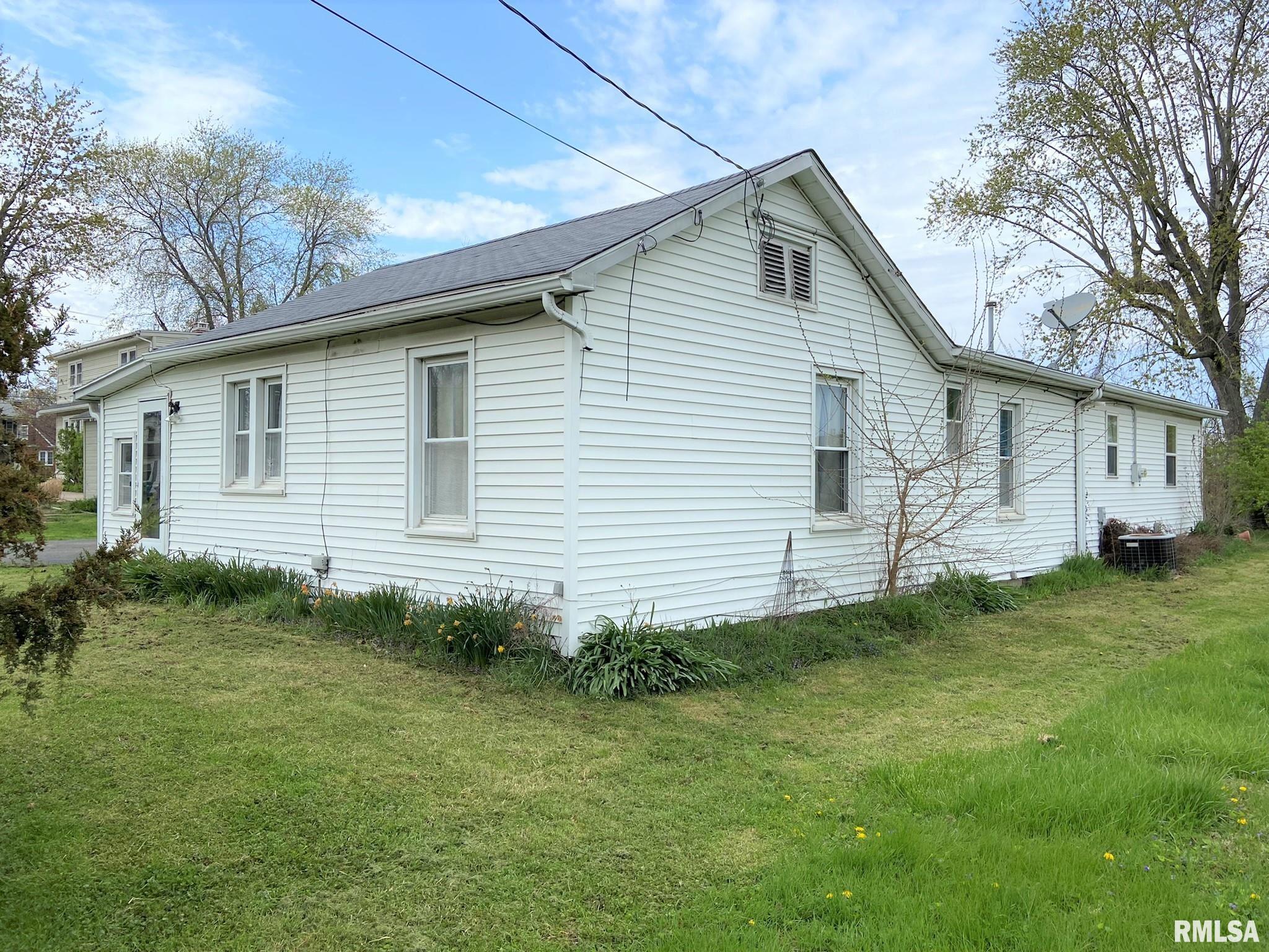 909 Springfield Road East Peoria, IL 61611 - Photo 17 of 18 Gallery Image 17