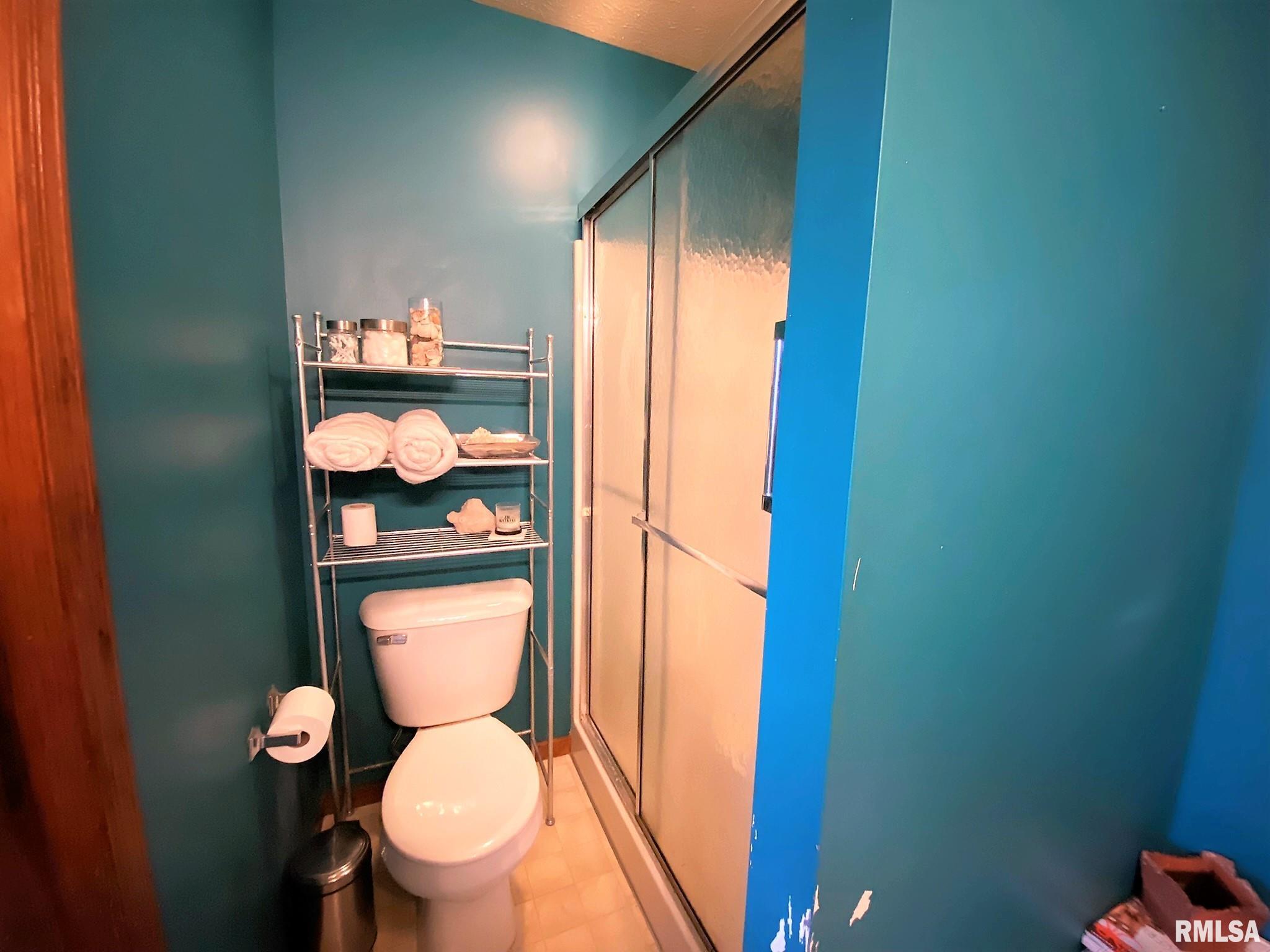 909 Springfield Road East Peoria, IL 61611 - Photo 9 of 18 Gallery Image 9