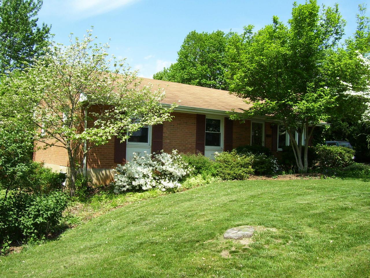 3757 Meadowlark Road Roanoke, VA 24018 - Photo 1 of 5 FRONT OF HOME