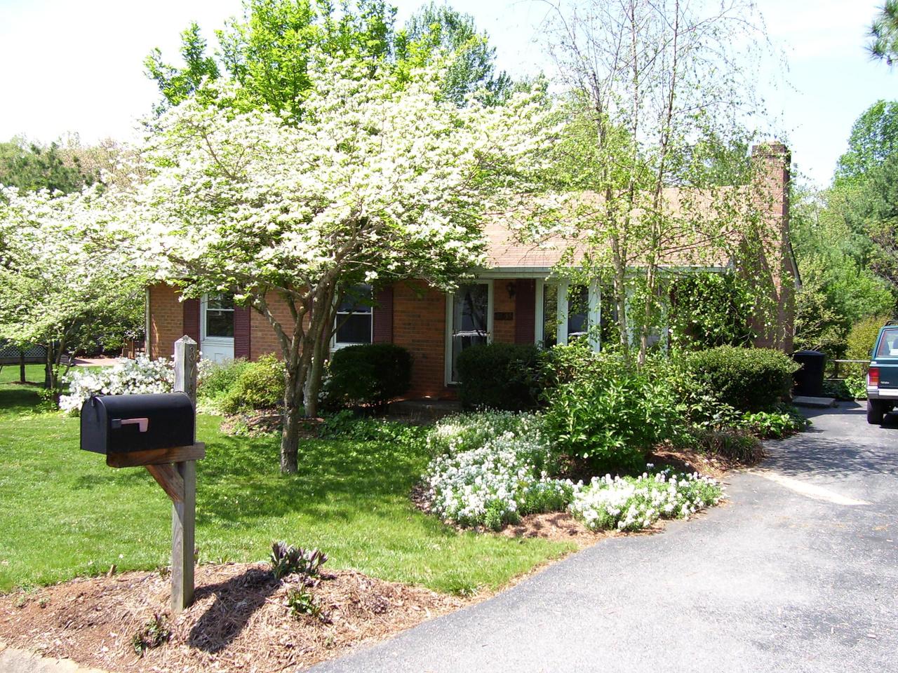 3757 Meadowlark Road Roanoke, VA 24018 - Photo 2 of 5 FRONT
