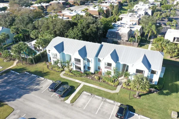 $1,800 | 1135 3rd Avenue, Unit 101, Vero Beach, FL 32960