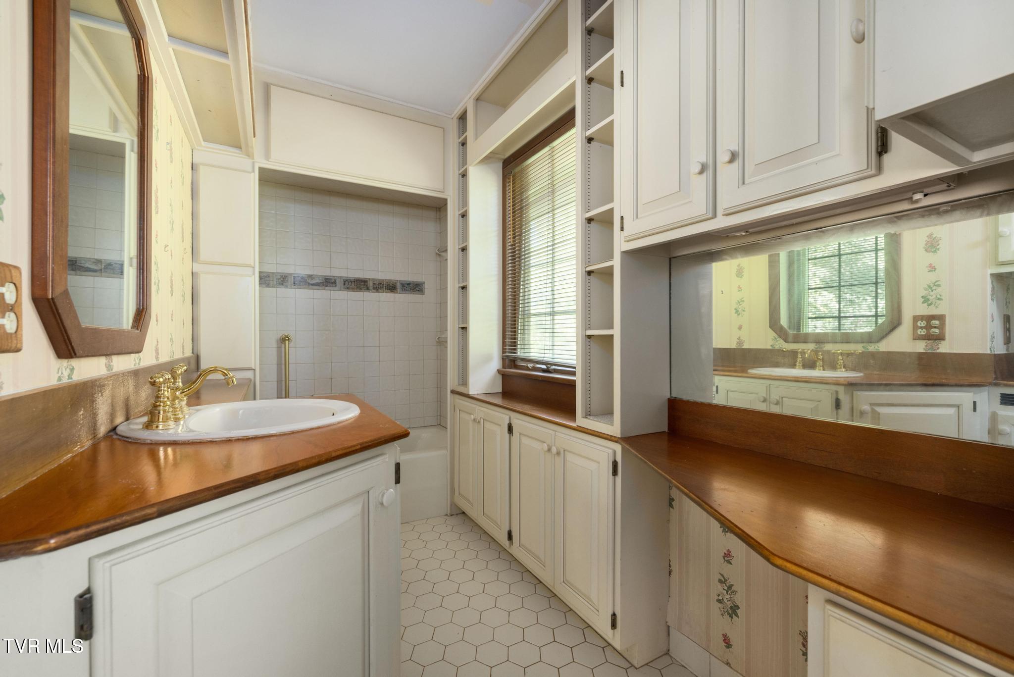 35000 Barrtree Lane Glade Spring, VA 24340 - Photo 22 of 79 IMG_8815
