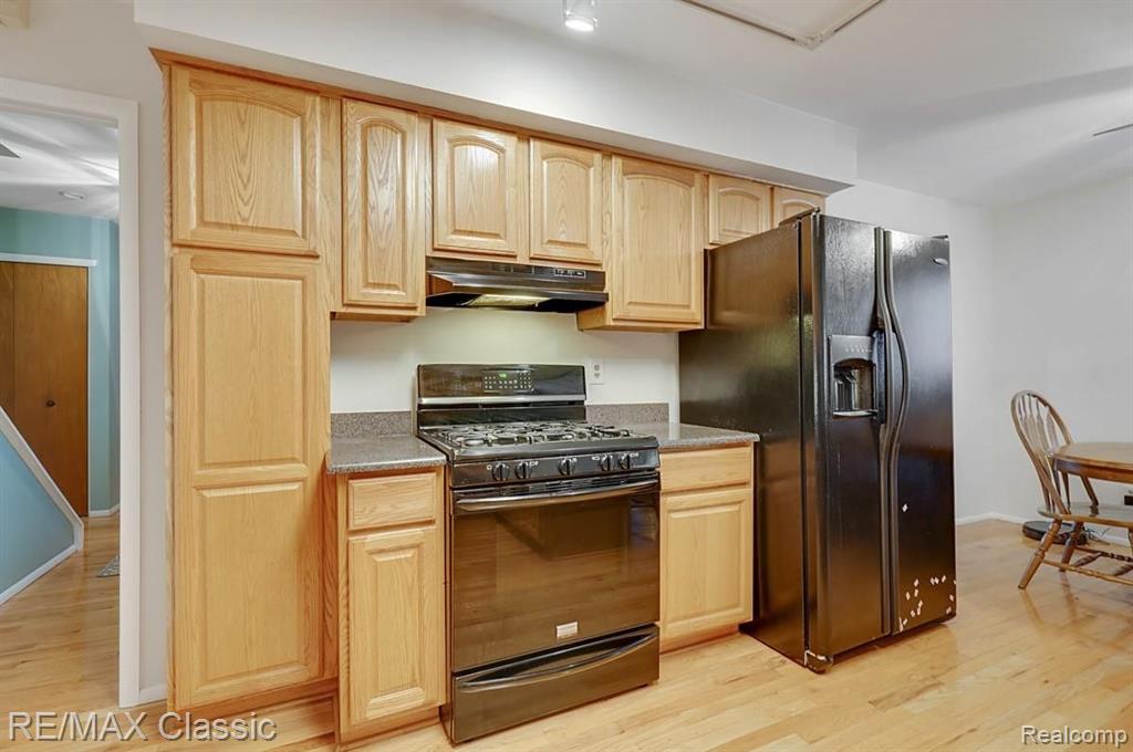 16381 Wayne Road Livonia, MI 48154 - Photo 10 of 27