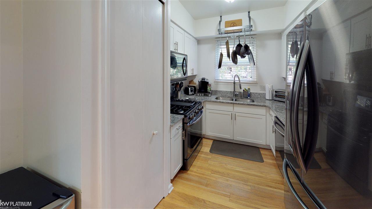 3452 Cone Rochester, MI 48309 - Photo 11 of 37 Kitchen