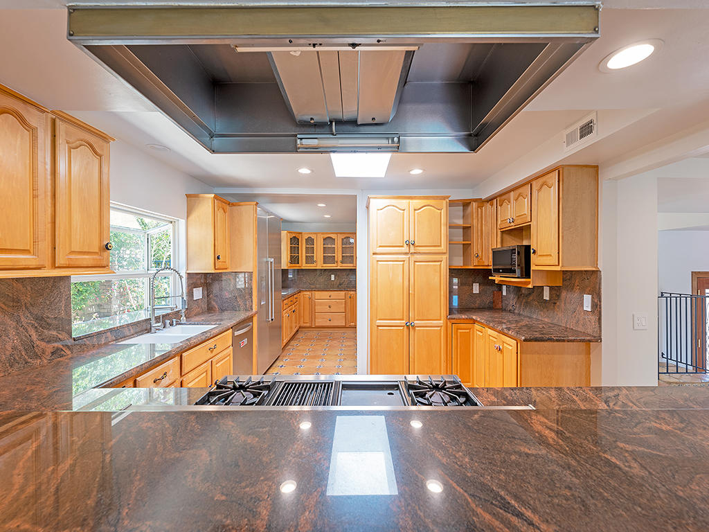 84 Flintlock Lane Bell Canyon, CA 91307 - Photo 17 of 59 26 Kitchen 6