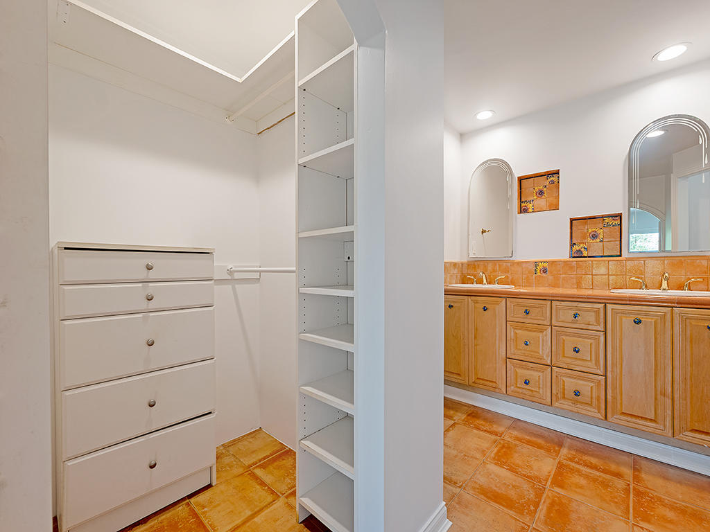 84 Flintlock Lane Bell Canyon, CA 91307 - Photo 26 of 59 33 Master Bath 2