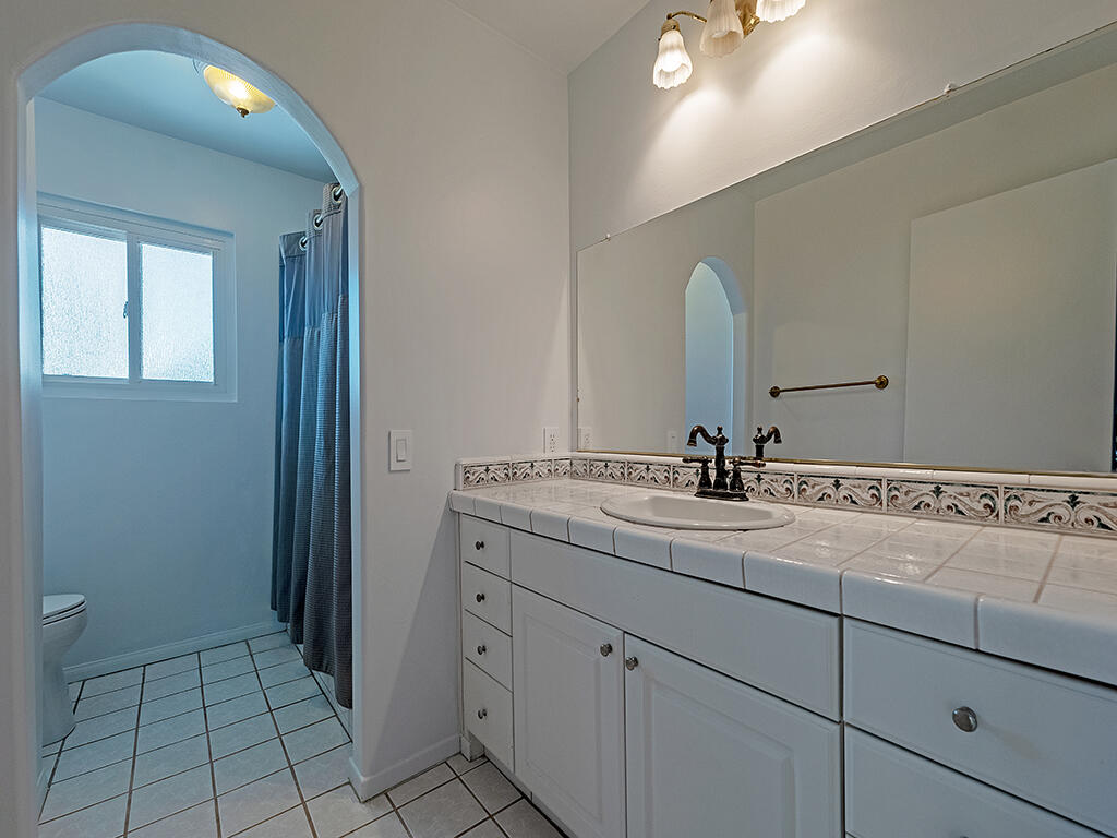 84 Flintlock Lane Bell Canyon, CA 91307 - Photo 33 of 59 45 Bathroom 2