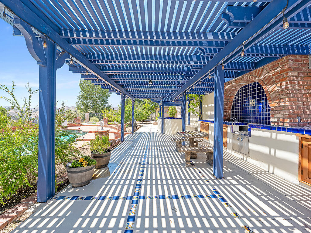 84 Flintlock Lane Bell Canyon, CA 91307 - Photo 37 of 59 50 Outdoor Entertainment Area