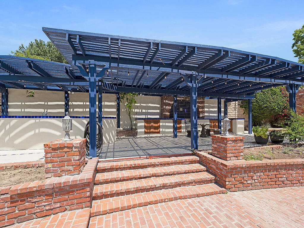 84 Flintlock Lane Bell Canyon, CA 91307 - Photo 38 of 59 13 Backyard 5