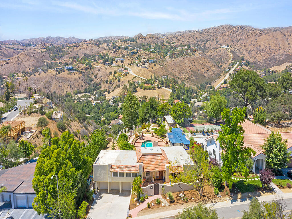 84 Flintlock Lane Bell Canyon, CA 91307 - Photo 45 of 59 1 Aerial View 1