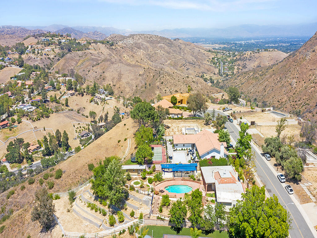 84 Flintlock Lane Bell Canyon, CA 91307 - Photo 46 of 59 3 Aerial View 3