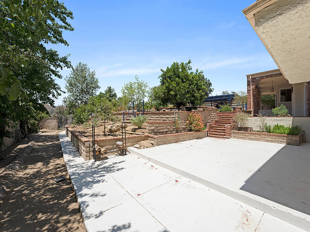 84 Flintlock Lane Bell Canyon, CA 91307 - Photo 56 of 59 12 Backyard 4
