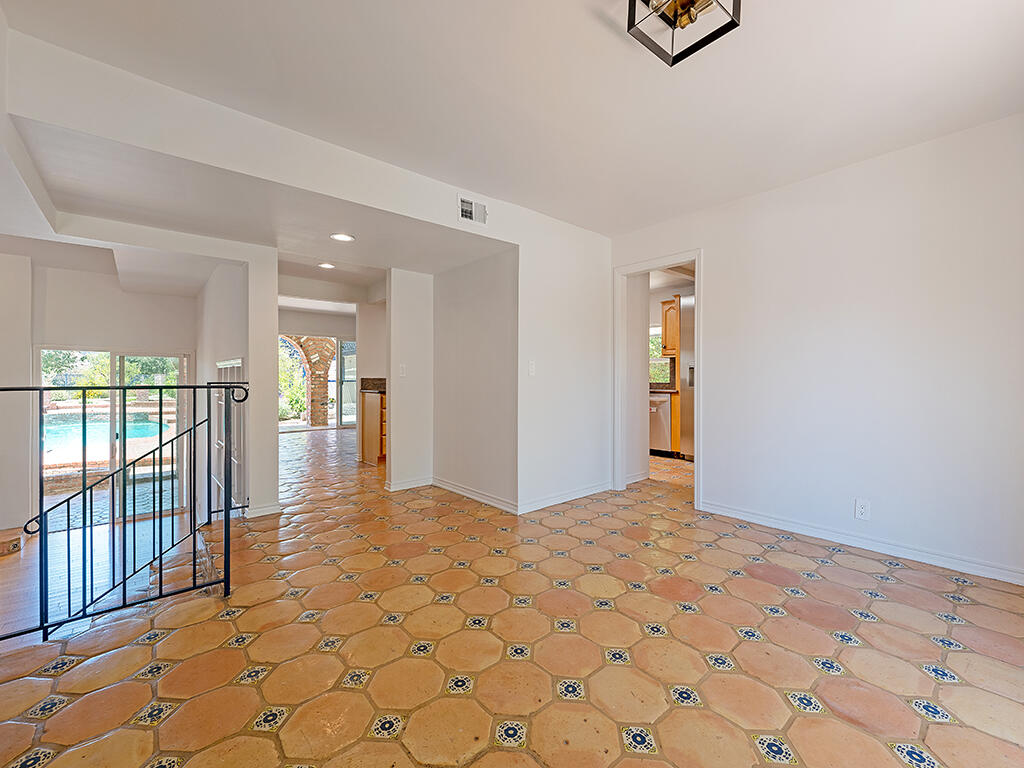 84 Flintlock Lane Bell Canyon, CA 91307 - Photo 9 of 59 28 Dining Room 2