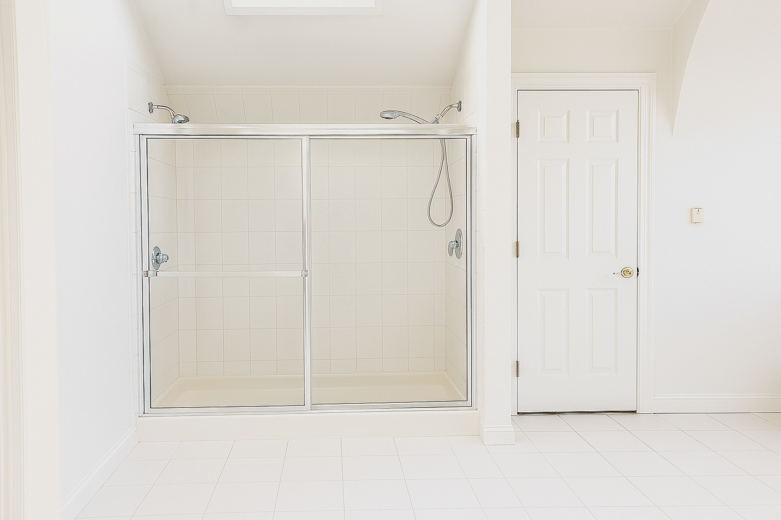 220 Santos Avenue Minooka, IL 60447 - Photo 19 of 46 a view of an empty room