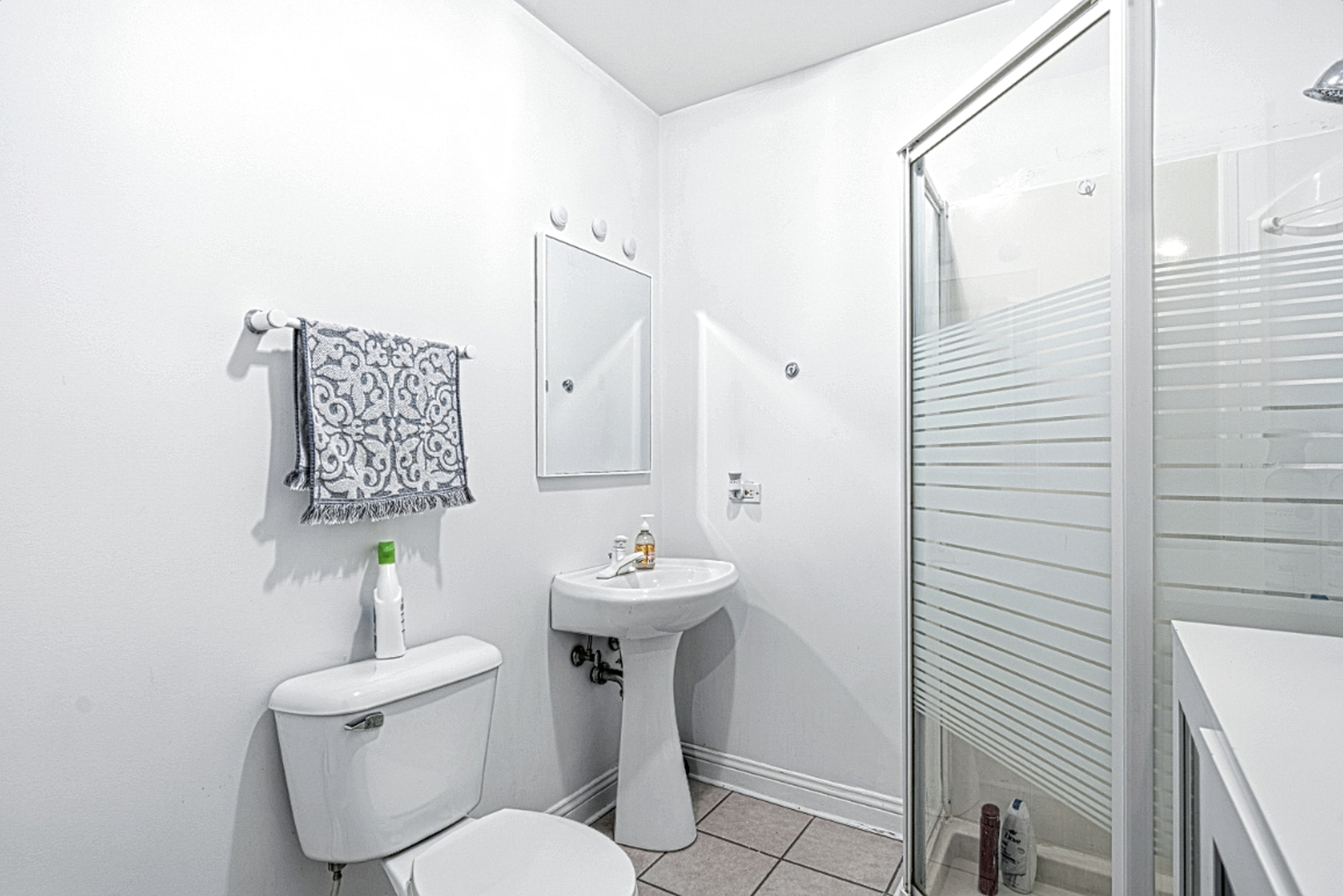 220 Santos Avenue Minooka, IL 60447 - Photo 33 of 46 a bathroom with a toilet sink and mirror