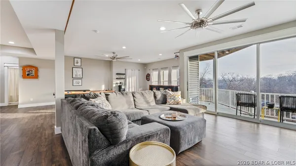 $575,000 | 190 Flynn Road, Lake Ozark, MO 65049