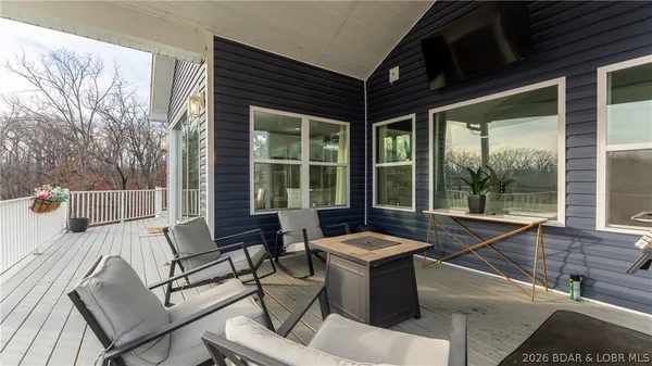 $575,000 | 190 Flynn Road, Lake Ozark, MO 65049