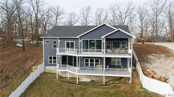 $575,000 | 190 Flynn Road, Lake Ozark, MO 65049