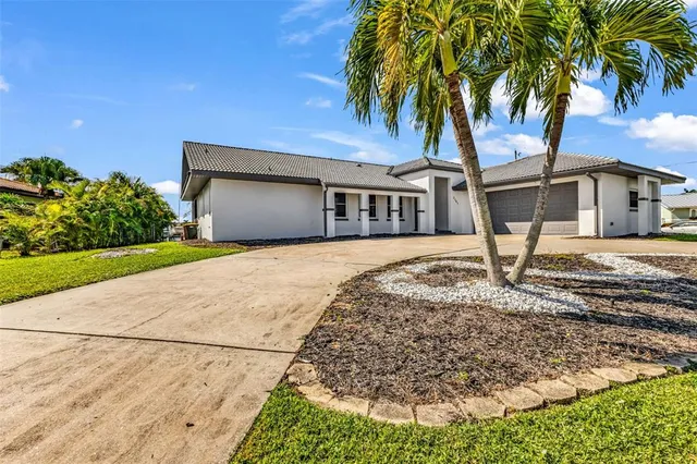 $2,850 | 2161 Aqui Esta Drive, Punta Gorda, FL 33950
