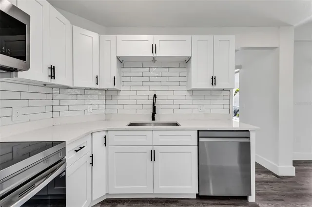 $2,850 | 2161 Aqui Esta Drive, Punta Gorda, FL 33950