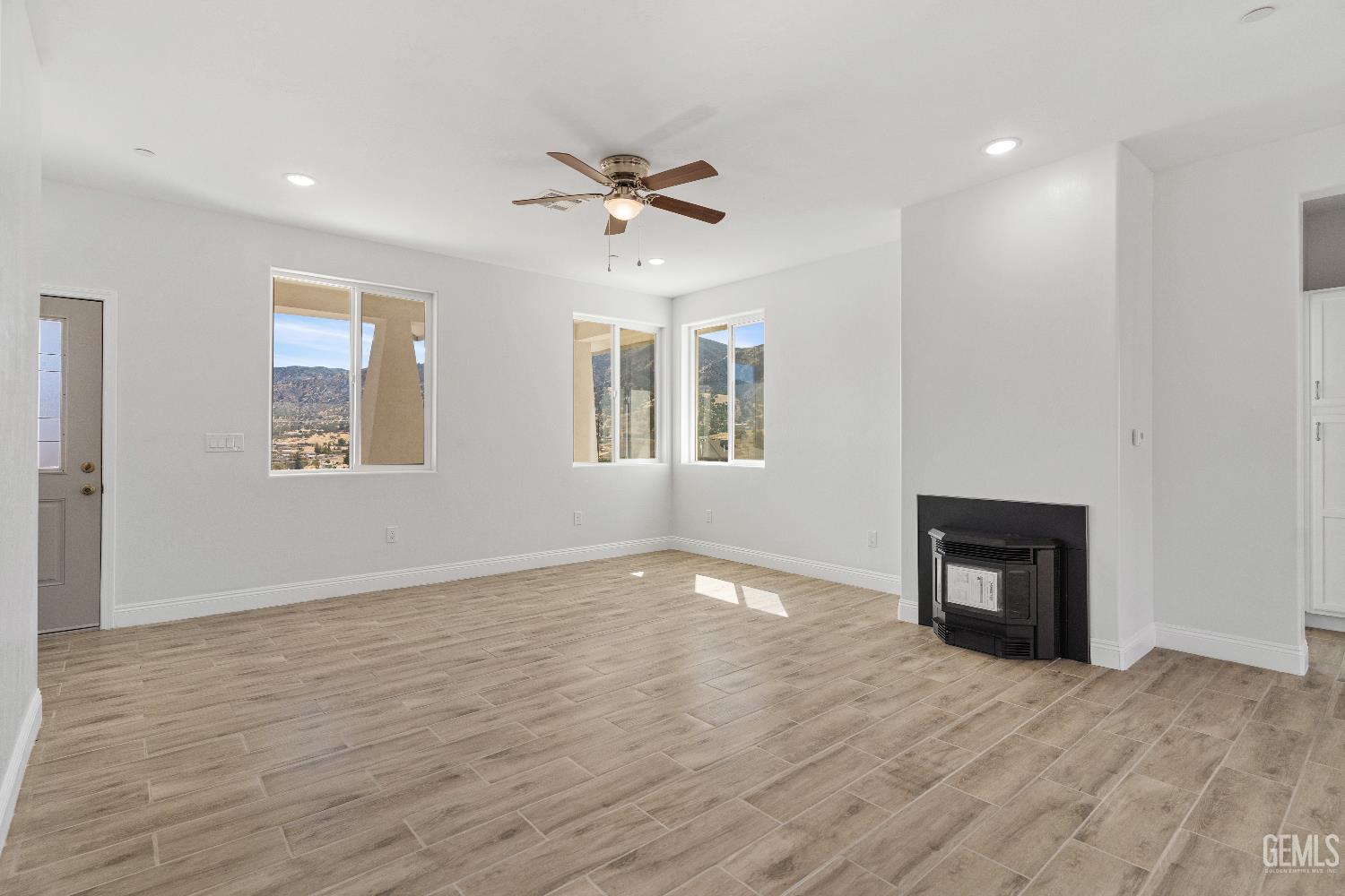 Undisclosed Address Tehachapi, CA 93561 - Photo 4 of 39