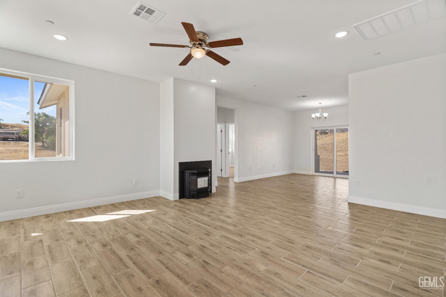 Undisclosed Address Tehachapi, CA 93561 - Photo 5 of 39