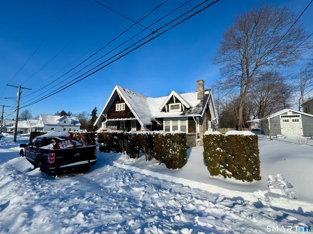 $294,000 | 15 Warren Street, New London, CT 06320