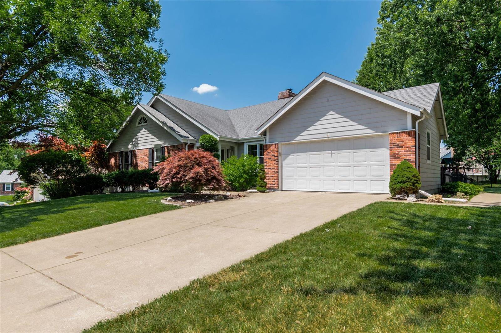 10 Ardennais Road St. Peters, MO 63376 - Photo 2 of 38