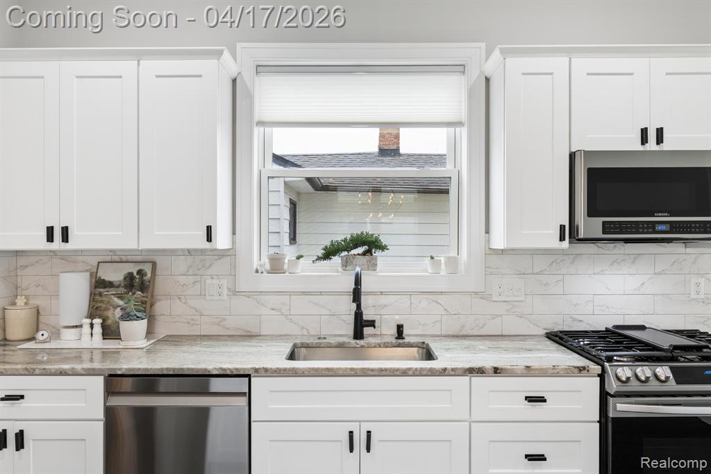 1935 Martin Road Ferndale, MI 48220 - Photo 6 of 40 Gallery Image 6