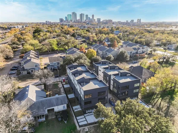 $3,500 | 1105 Poindexter Street, Unit B2, Fort Worth, TX 76102