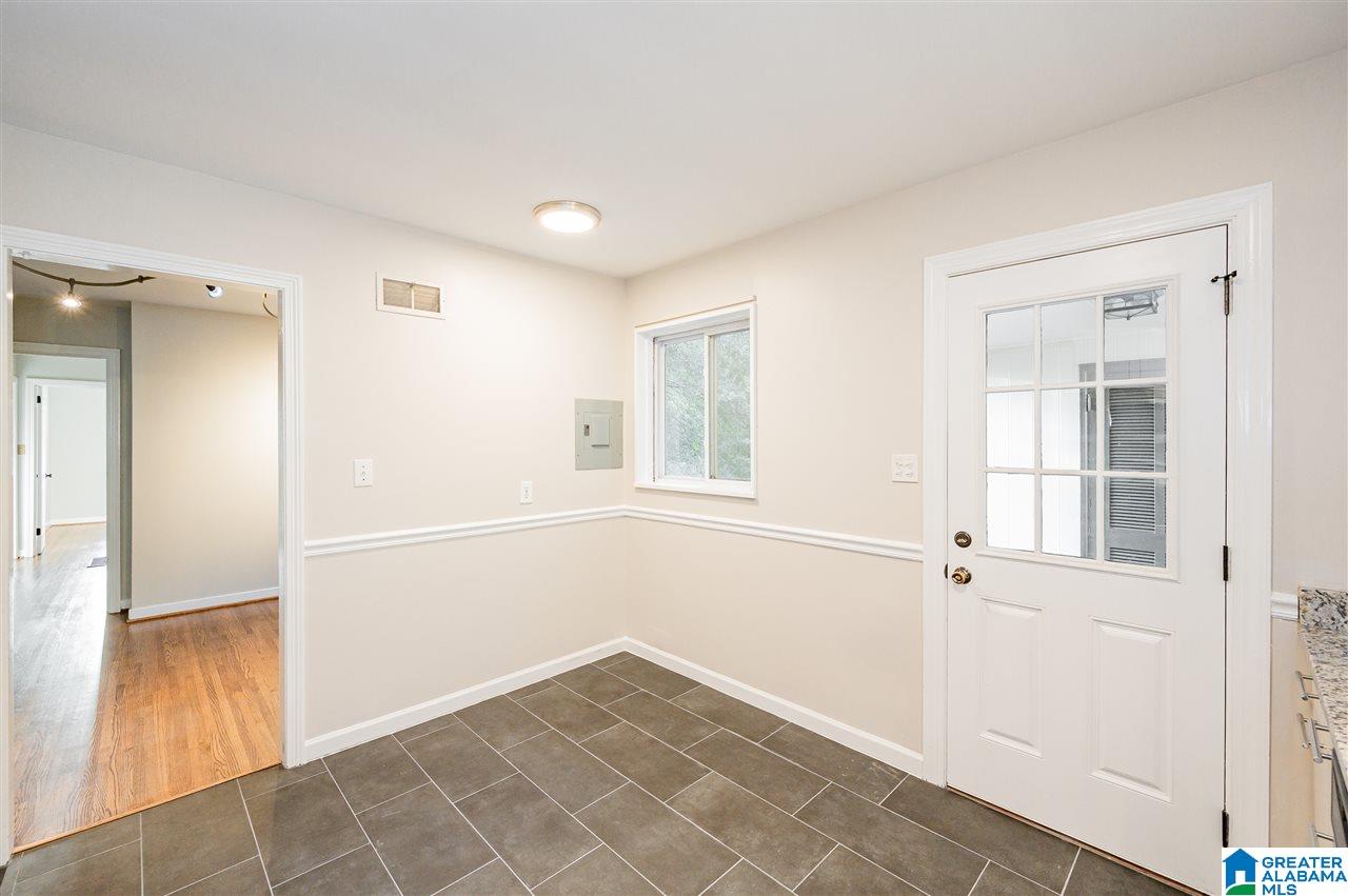 1524 Cresthill Road Birmingham, AL 35213 - Photo 13 of 33