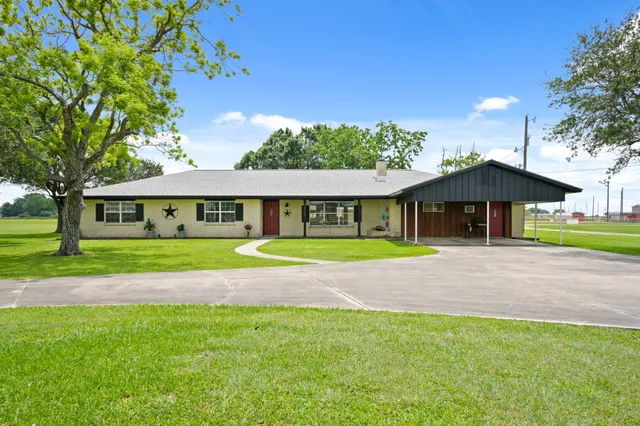 $347,500 | 2303 Perryman Avenue, Palacios, TX 77465