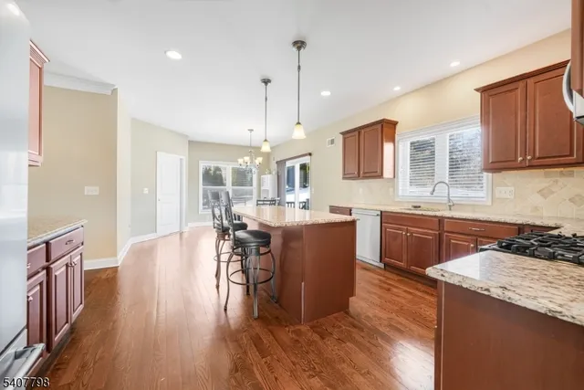 $1,088,000 | 4 Bellows Lane, Montville, NJ 07082