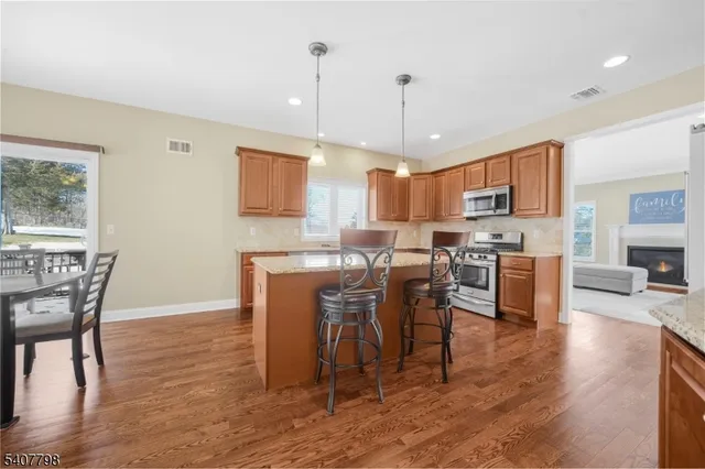 $1,088,000 | 4 Bellows Lane, Montville, NJ 07082