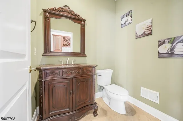 $1,088,000 | 4 Bellows Lane, Montville, NJ 07082