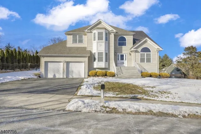 $1,088,000 | 4 Bellows Lane, Montville, NJ 07082