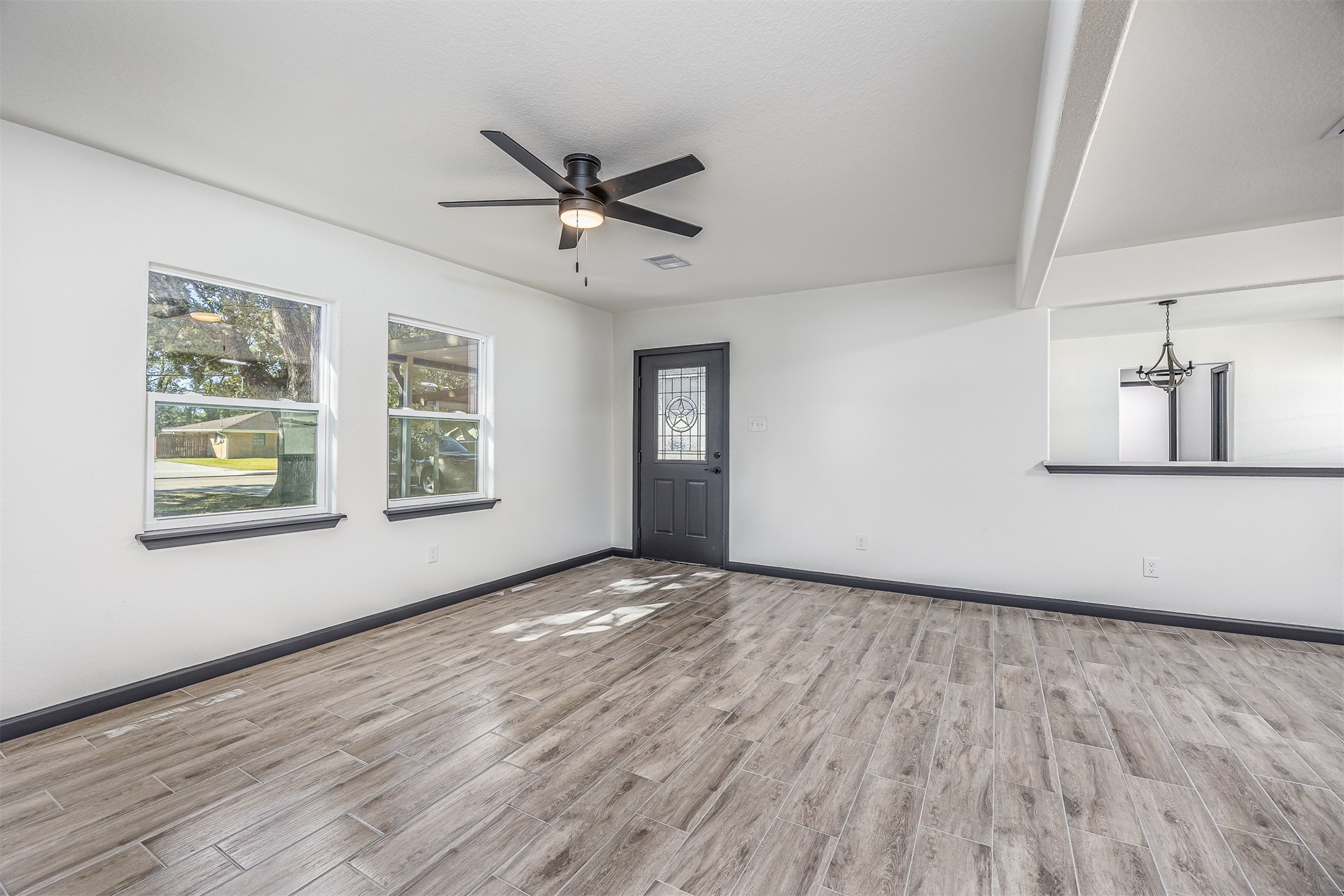 1108 18th Street Nederland, TX 77627 - Photo 20 of 30 living room