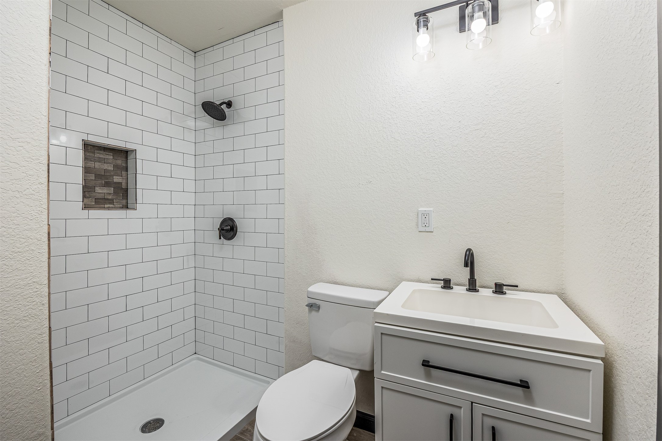 1108 18th Street Nederland, TX 77627 - Photo 24 of 30 primary bath (not inside the room but acorss the hall)