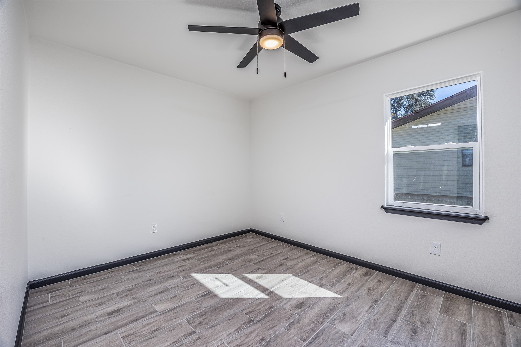 1108 18th Street Nederland, TX 77627 - Photo 28 of 30 bed 2