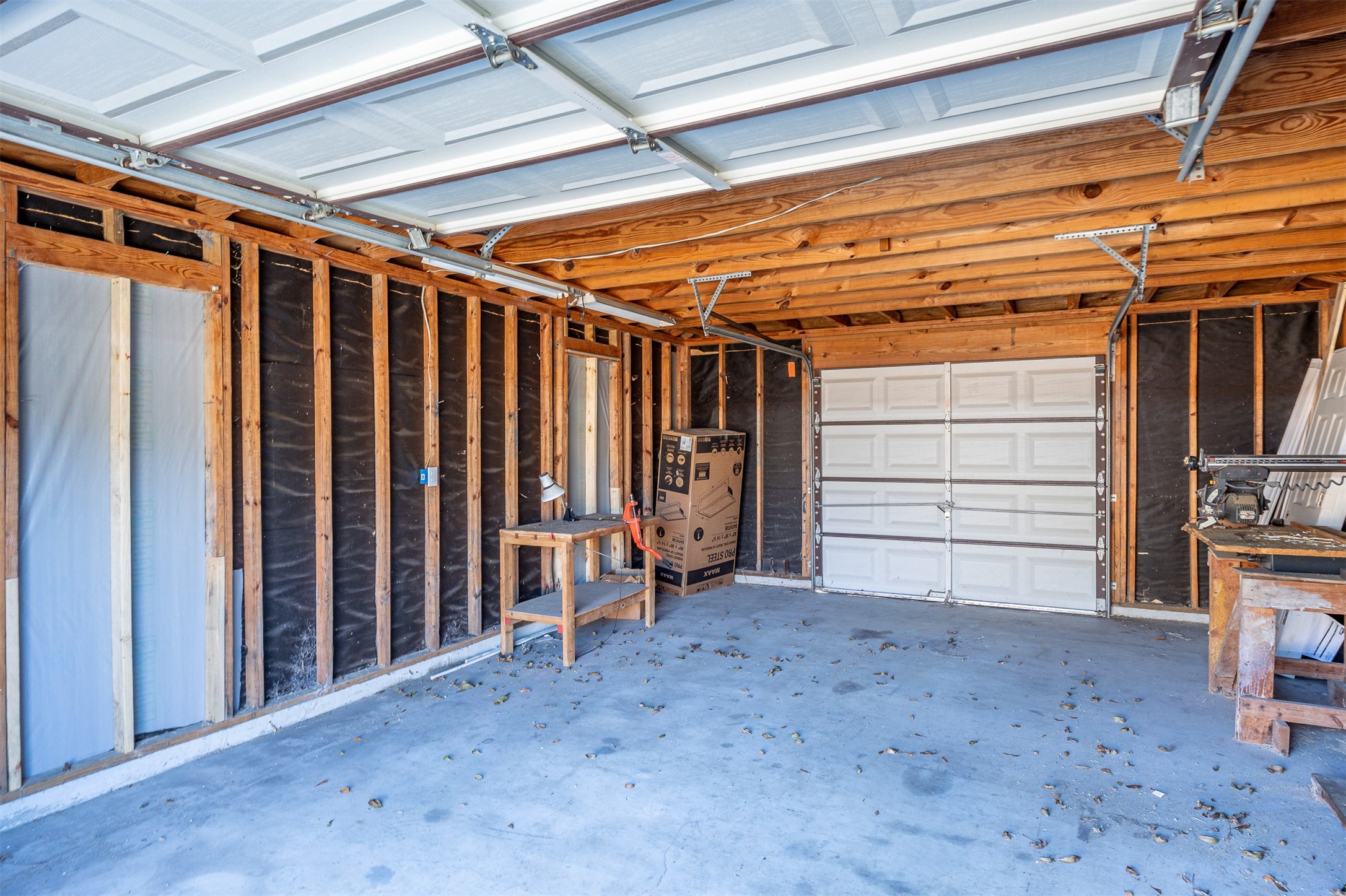 1108 18th Street Nederland, TX 77627 - Photo 5 of 30 inside of garage