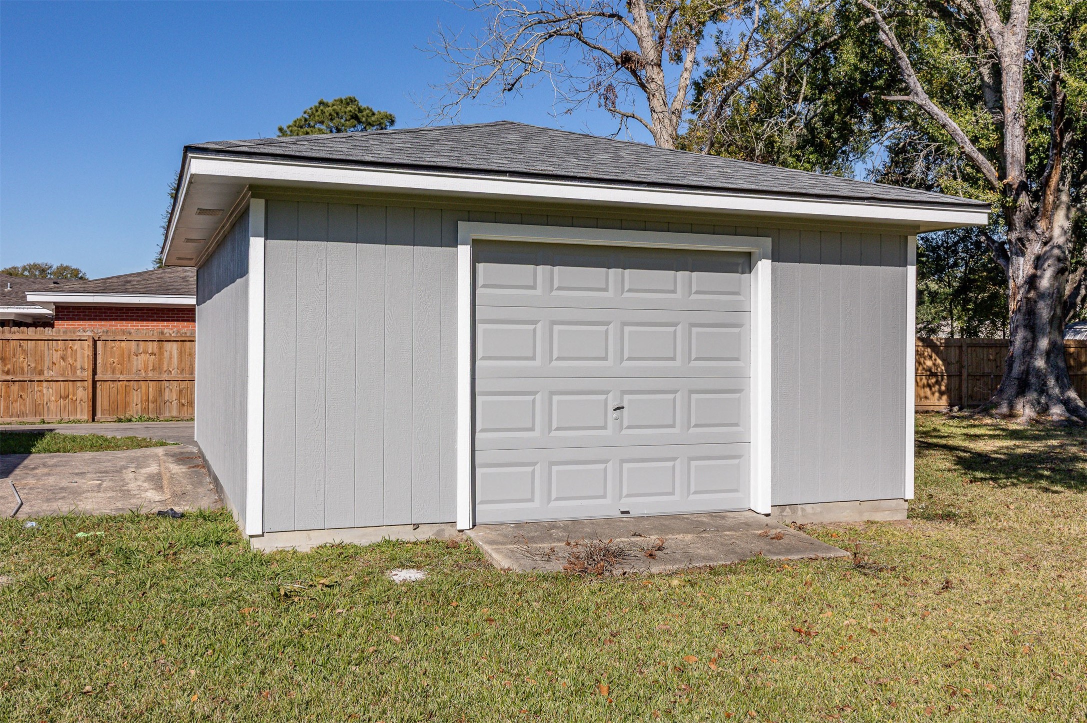 1108 18th Street Nederland, TX 77627 - Photo 9 of 30 back of garage