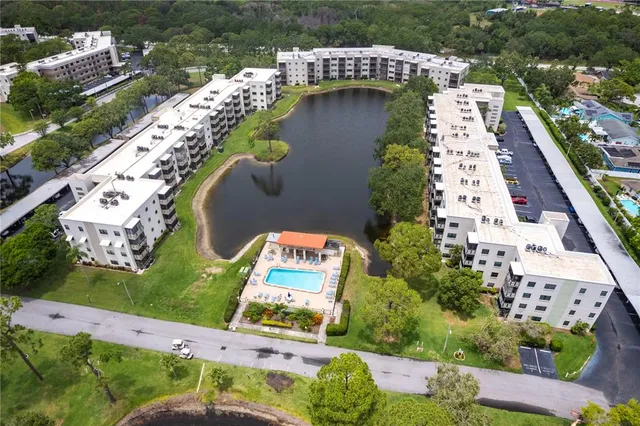 $262,500 | 6070 80th Street North, Unit 215, St. Petersburg, FL 33709