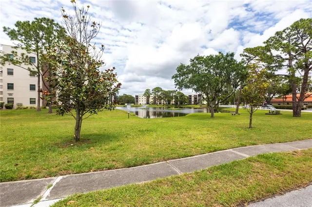 $262,500 | 6070 80th Street North, Unit 215, St. Petersburg, FL 33709